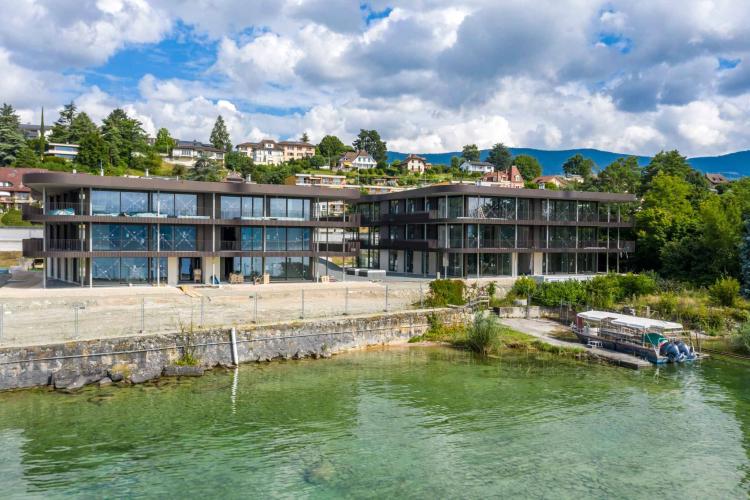 Luxusresidenz direkt am Wasser!